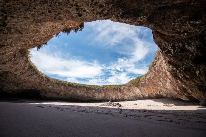 Marieta Islands – Hidden Beach